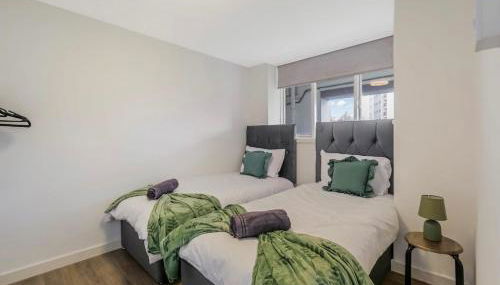 Free Parking - 3 Bedrooms - Sleeps 7 - Airport - Foto 4