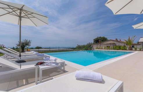 Villa Gabrijela for 10 people near Novigrad with 66 m2 heated pool and sea view - Foto 15