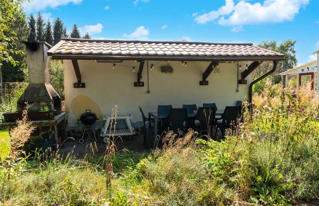 Spacious Villa With Tennis - Photo 28