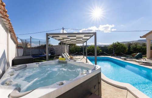 Beautiful Holiday Home "Villa Luka" - Foto 14