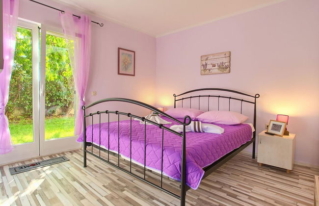 Elegant Krk Hideaway Apartment With Terrace - Photo 2