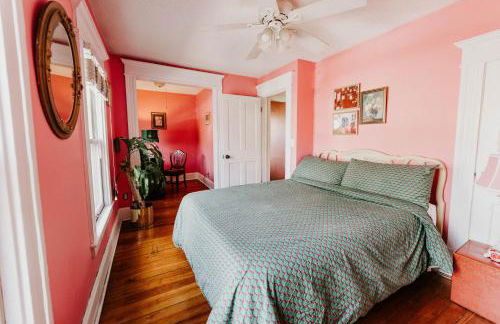 Retro Gem Box Victorian Steps from Irvine Park - Foto 16