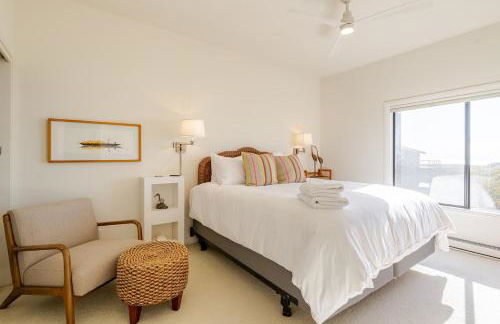 Beachfront Retreat with Ocean Views - Foto 30