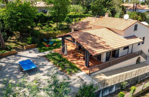 6BR Coastal Villa | Pool | Garden Serenity - Foto 37