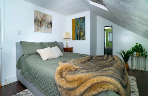 Walk Everywhere | 2-Bedroom House w/ Backyard - Foto 19