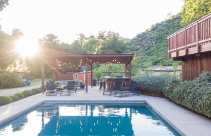 Serene Vineyard Chateau with Pool, Hot Tub, BBQ - Foto 23