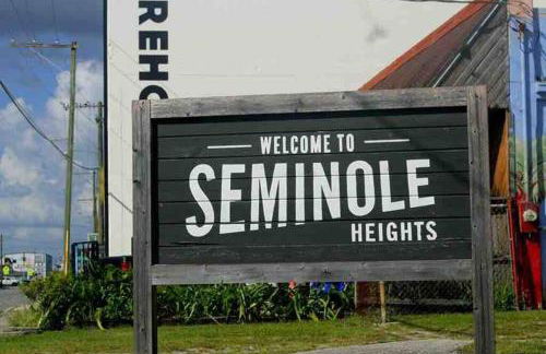 Swank Pad off River with free WiFi & parking-324 - Foto 8