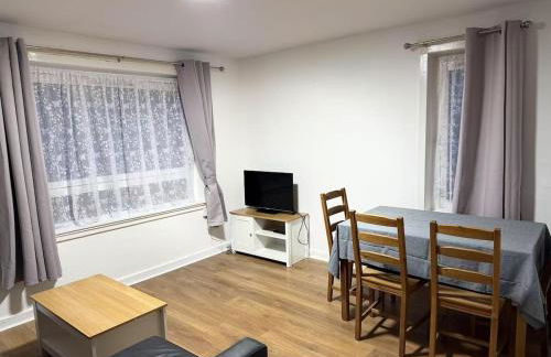 Royal Mile Escape-Free Parking - Photo 5