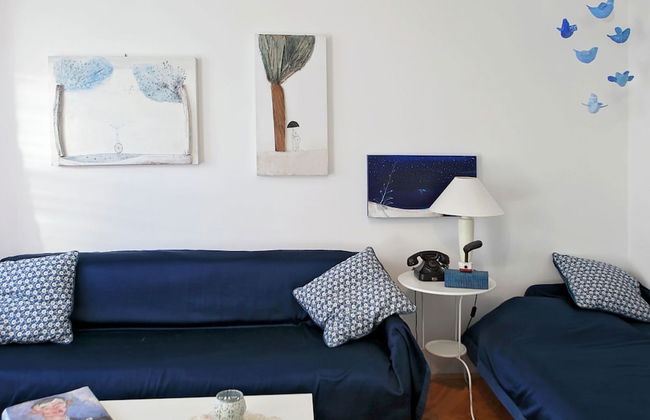 Delightfully Decorated Apartment with Sea View near Beach - Foto 1