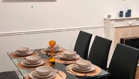 Kensington Olympia 2 bed Cosy Apartment - Photo 3