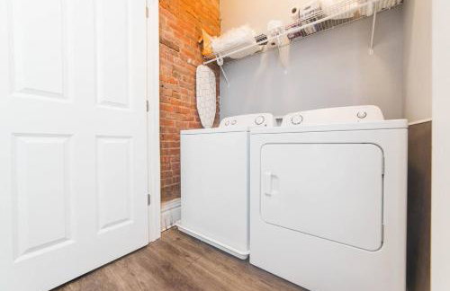 Massive Home - GroupStay - Parking & Location - Foto 10