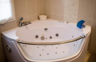 Les Gîtes du Chateau de la Morinière - Photo 1