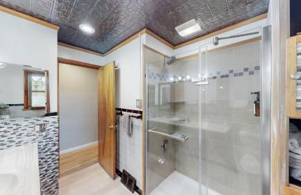 Sideline Sanctuary: Cozy Nights, Game Day Lights - Foto 35