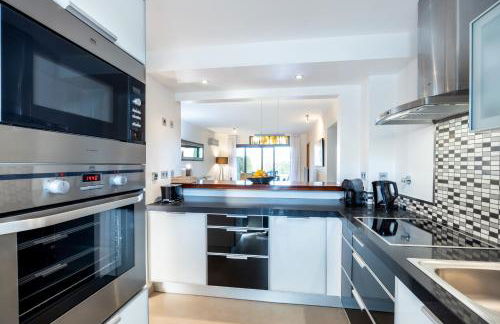 CoolHouses Algarve, Luz 2 bed elegant flat, private pool & garden, SPA facilities, Mar da Luz 19 - Foto 7