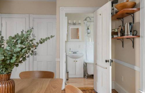 Quiet Downtown 2BR Oasis - The Nomad - Foto 15