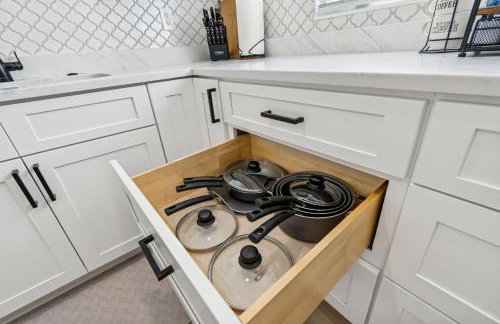 Elegant Largo Retreat, Sleeps 8, 10 Mins to Beach - Foto 16