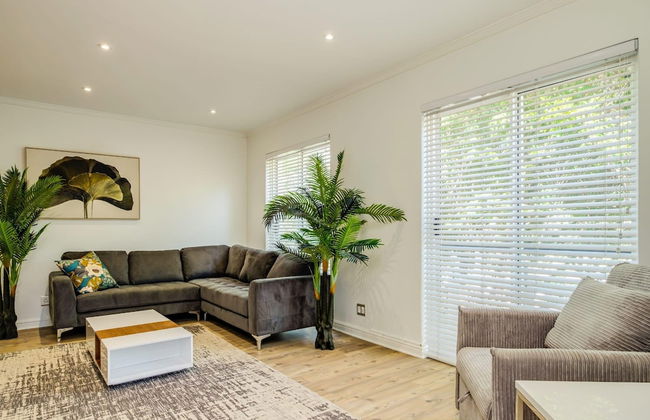 Contemporary Apartment Close to the Radisson Majolica - Photo 38