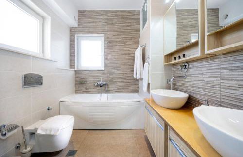 Rooftop Jacuzzi Apartment - Foto 17