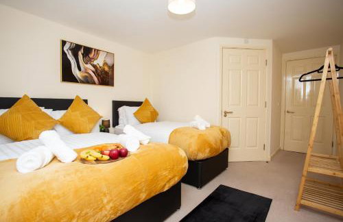 Contemporary 2BR Retreat - Fast WiFi, Smart TV & Steps from Station! - Foto 14