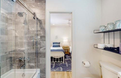 6 Mi to Lake Brookeland Home with Treehouse Vibes - Photo 19