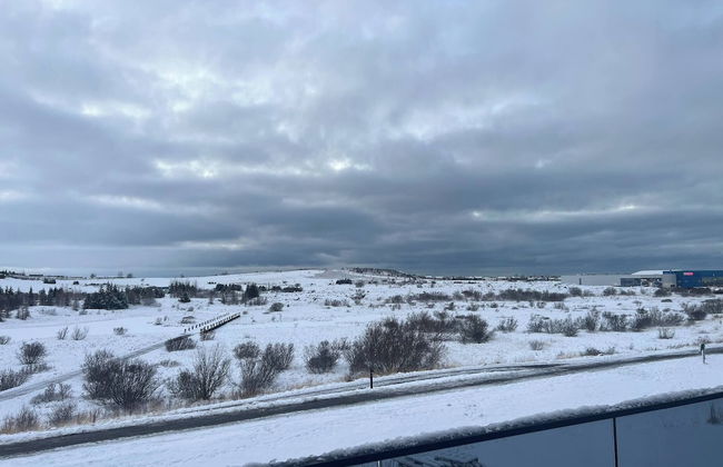 Glamorous & Stylish Getaway - Photo 6