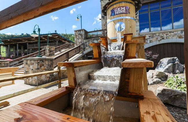 Swiss Mountain 1 Bedroom - Premier Unit with Patio by RedAwning - Foto 22