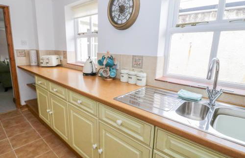 Bryn Haf, New Street - Photo 13