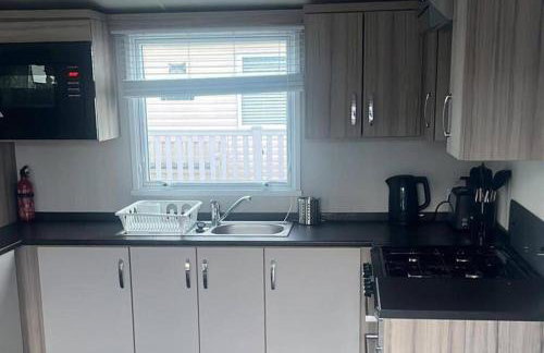 Caravan- Sleeps 6 2 Bedrooms - Thurston Manor - Photo 2