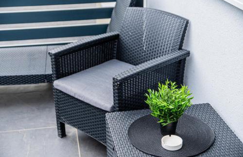 Flexible SelfCheckIns 110 - Zagreb - Private Parking - Loggia - Foto 22