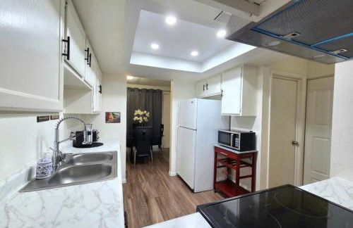 2 bed 2 bath downtown vegas near the strip - Foto 27
