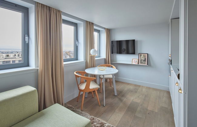 Eden Locke - Photo 25