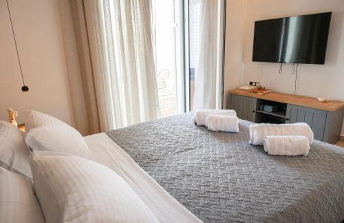 SEMIRAMIS Luxury Apartments - Photo 25