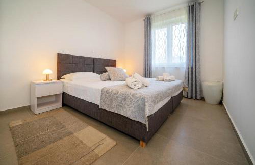 Apartment Juranić II with pool - Photo 16