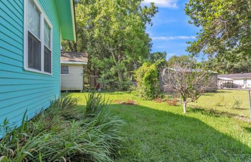 Retro Revival with Modern Comfort - A Mid-Century Gem in Gonzales LA - Foto 12