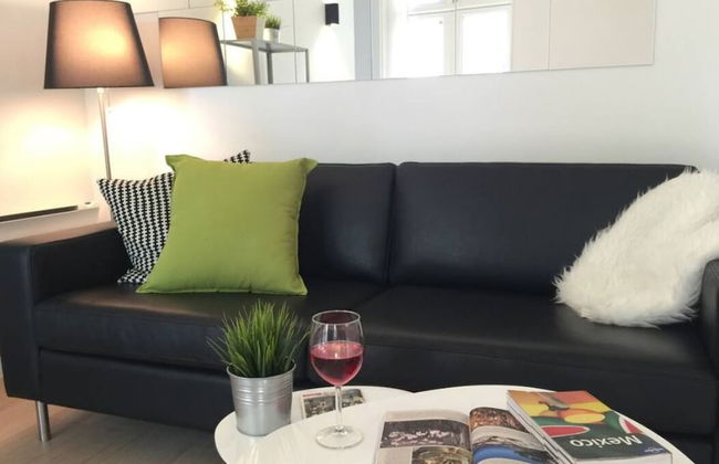 StayPlus Central Apt Balcony - Photo 4