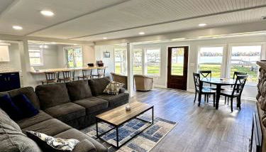 Lakefront Escape Dock Fire Pit Sleeps 14 - Foto 1