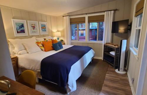 Dhyana Redwoods Fire Table Nearby River Access Ping Pong & Arcade Games - Foto 22