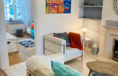 Stunning Seafront House with garden and private parking - Foto 39