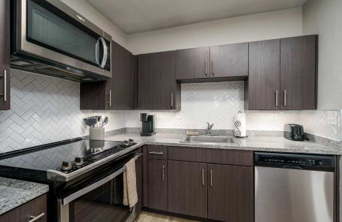 5th Quarter at Watercress- 0 9 Miles to UA- 2 BR 2 BA- Riverfront - Foto 14