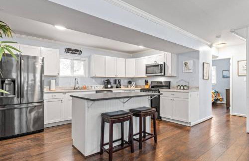 The Bamboo House! Dog-Friendly Home n RVA Sleeps 8 - Foto 32