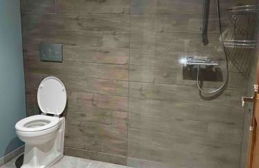 Studio with kitchen nestled lovely wooded cul du sac - Foto 7