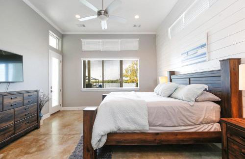 Luxury Lake LBJ House with Heated Swimming Pool and Spill Over Hot Tub and 2 Boat Slips - Foto 19