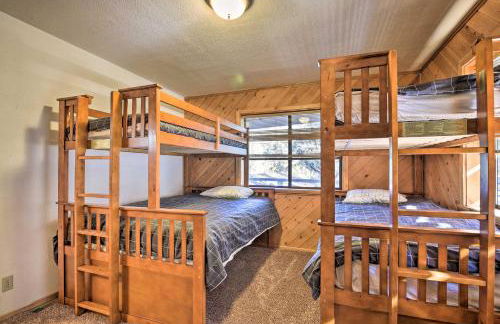 Luxe Escape with Decks, Mtn Views, Game Room! - Foto 26