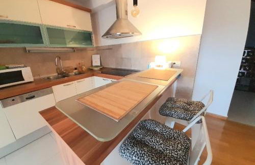 Beautiful Apartment, Beach by foot - Photo 5