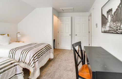 1 Mi to Dtwn Coos Bay Sleek Apt with Deck and Views! - Foto 21