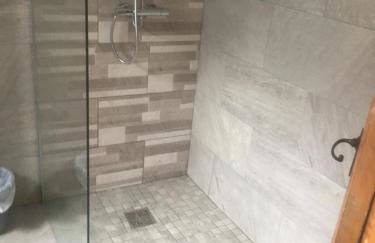 Derry City center townhouse - Photo 17