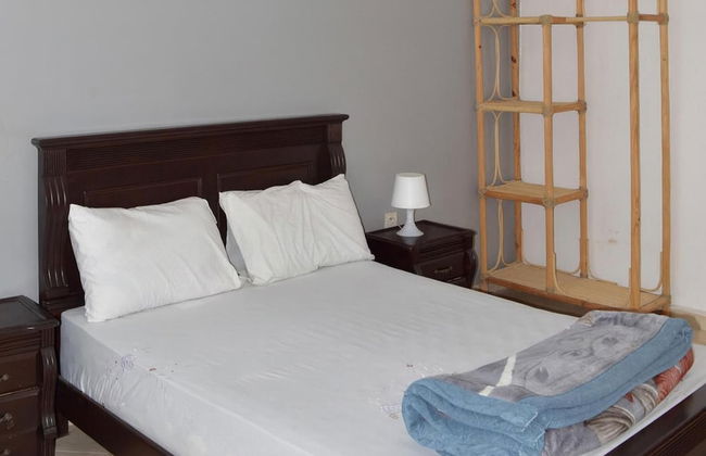 1bed Apt Sleeps 4 - Free Parking, Wifi, Near Beach - Photo 6