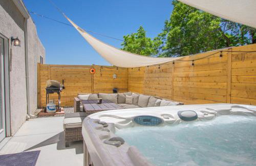 Cowboy Den-Private Hot Tub-Game Room-Pet Friendly-No Pet Fees! - Foto 1