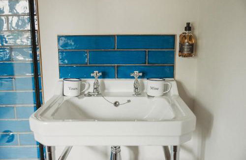 Ty Mawr, The Old School Holiday Homes - Pet Friendly - Foto 39