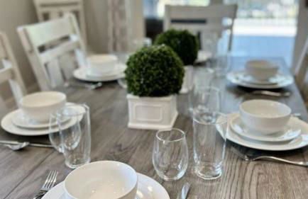 Lakefront Home w Pool, Dock, Fire Pit & Game Room Sip, Sip Away by Avantstay - Foto 66